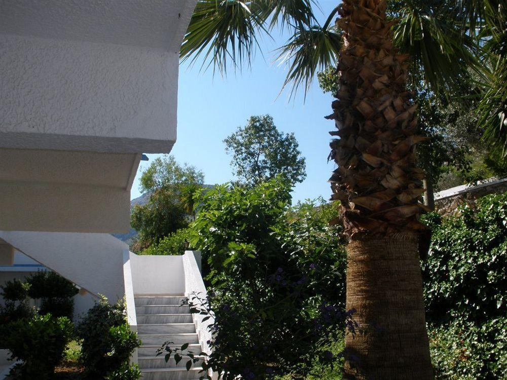 Karavos Hotel Apartments Archangelos  Exterior photo