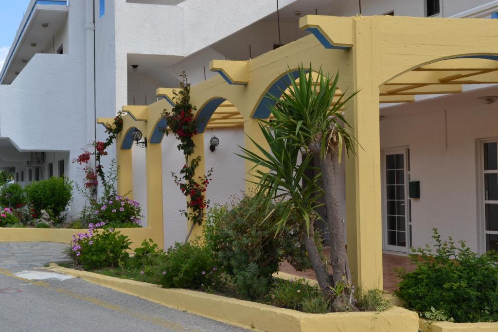 Karavos Hotel Apartments Archangelos  Exterior photo