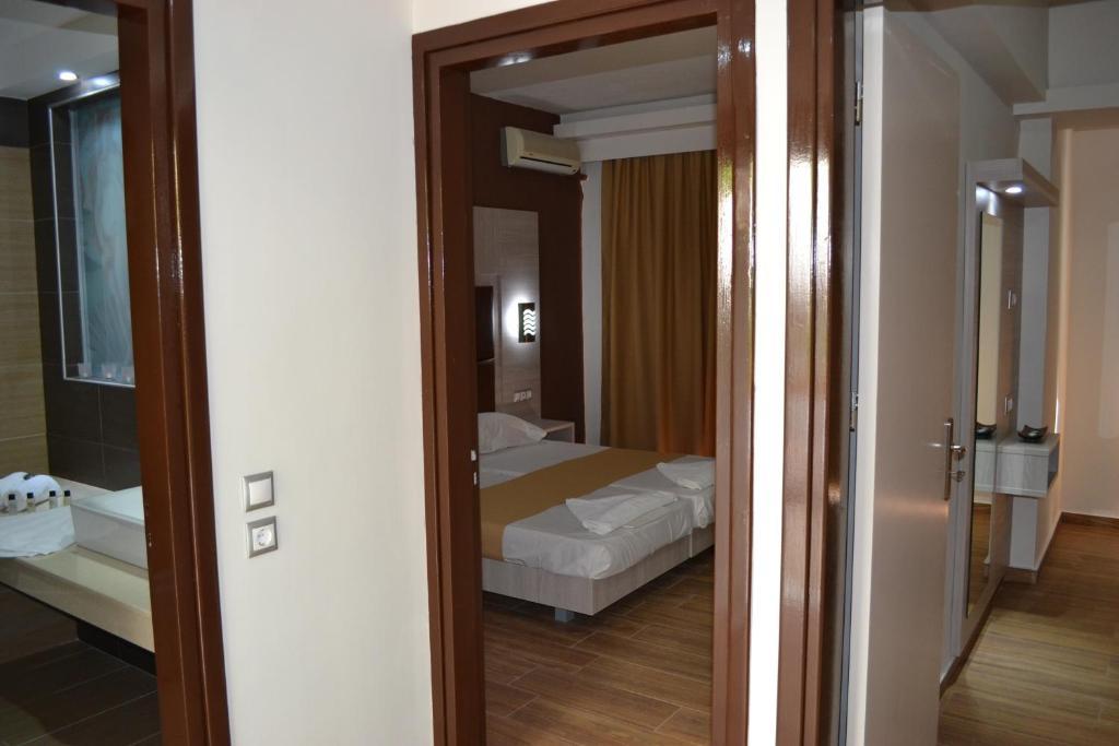 Karavos Hotel Apartments Archangelos  Exterior photo
