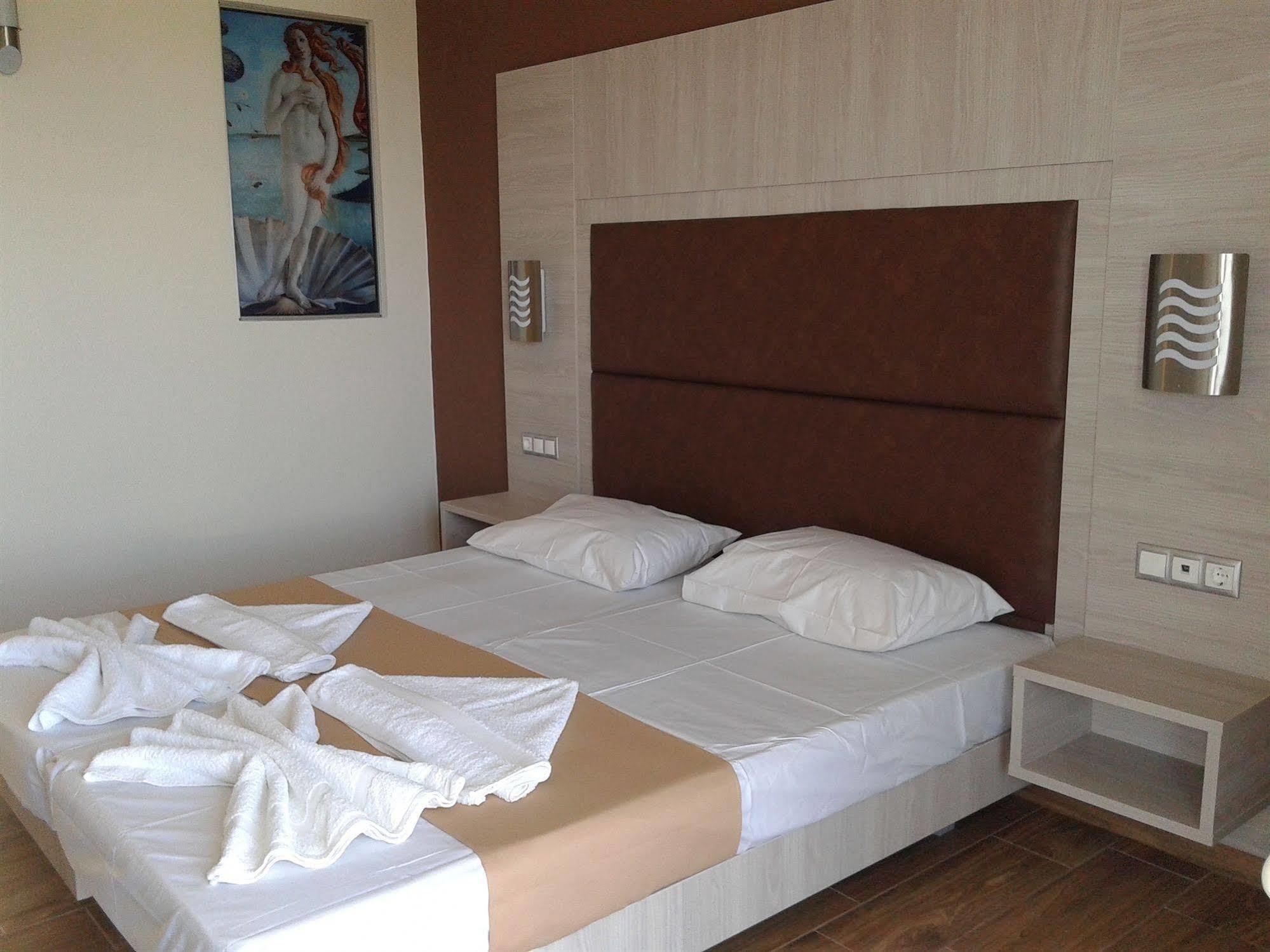 Karavos Hotel Apartments Archangelos  Exterior photo