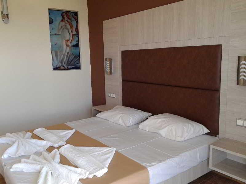 Karavos Hotel Apartments Archangelos  Exterior photo